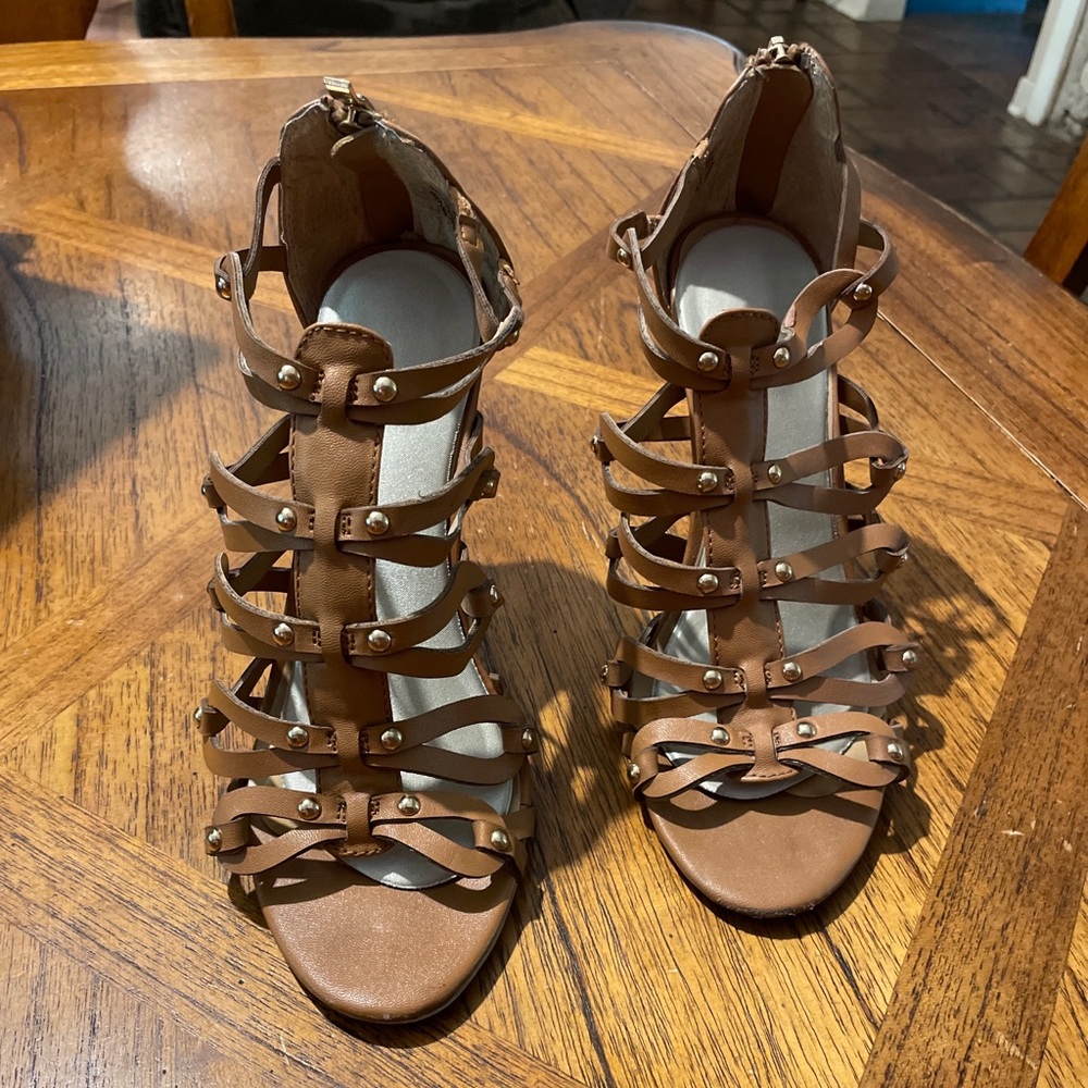 justfab Duvall 7.5 B Duvall Cognac (Tan) Manmade 41/4” Heels Zip Back